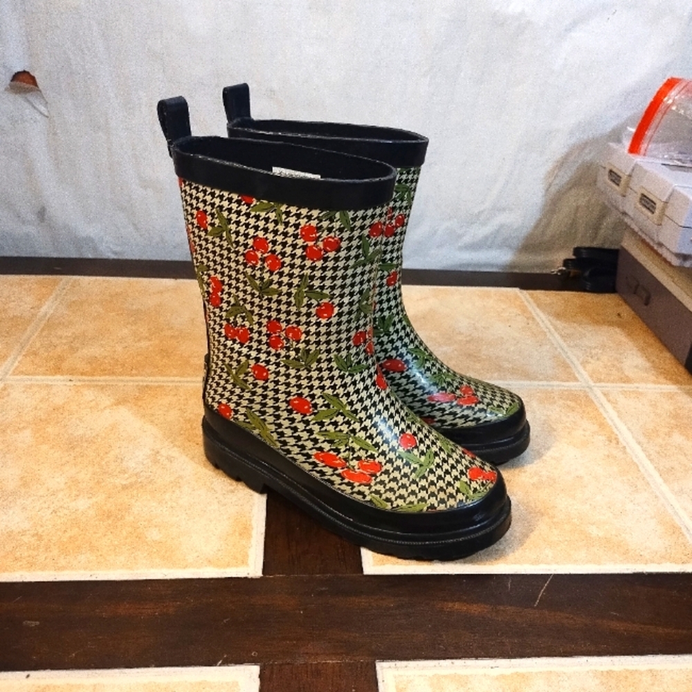 Austin Trading Co. Cherries Rubber Rain Boots size 12C